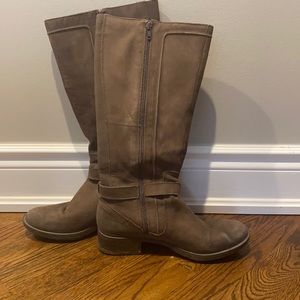 Used Rockport Cobb Hill boots. Waterproof, heel, wide claves w/ zipper.